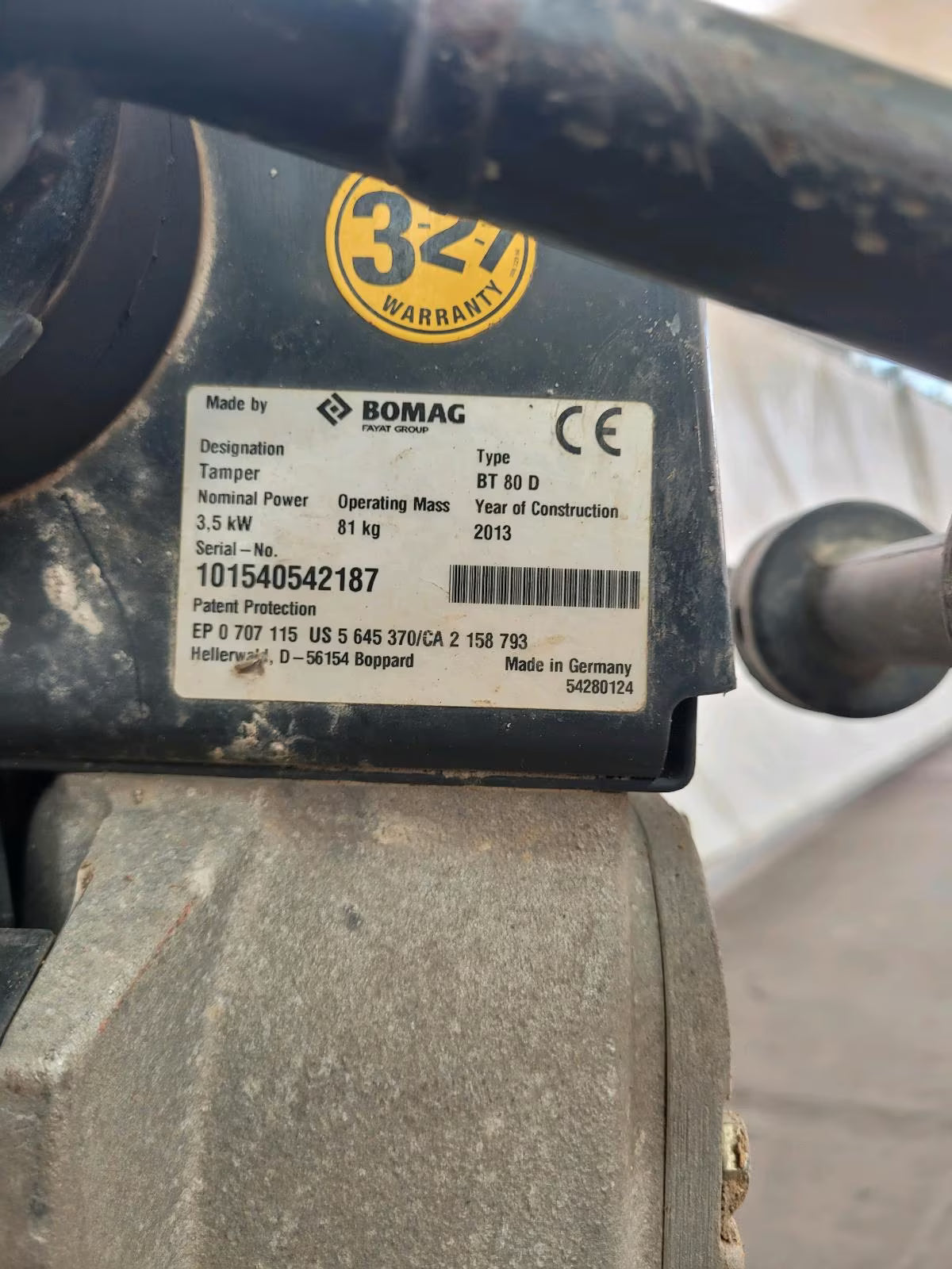 Das Label vom Vibrationsstampfer.