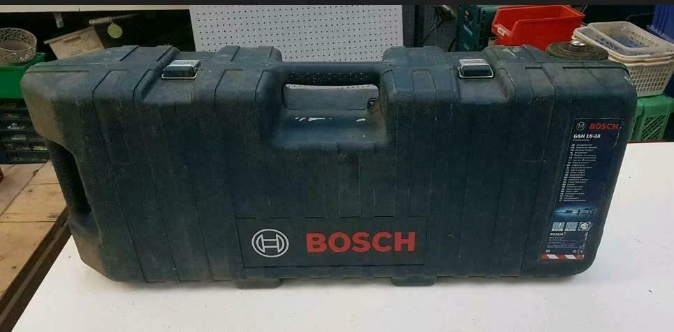 Der Abbruchhammer GSH16 verpackt in der Box.