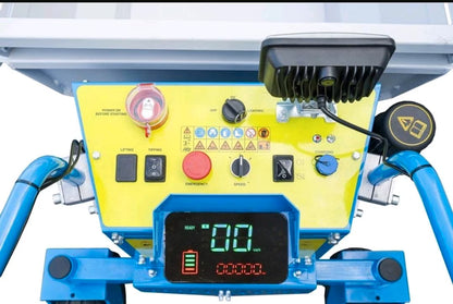 Akku Dumper oder Elektro Minidumper Bedienfeld mit Knöpfen und Schaltern 