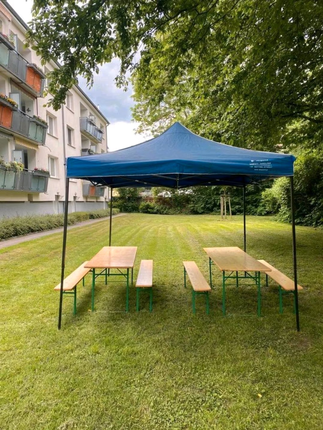 Bierbank Garnitur mit Zelt/Pavillon