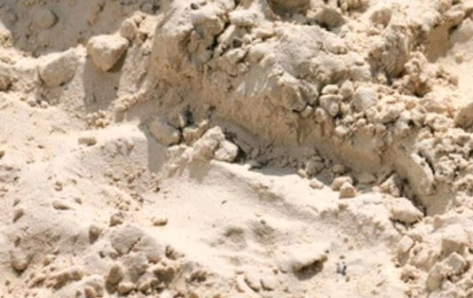 Feiner Füllsand, von nahem betrachtet.