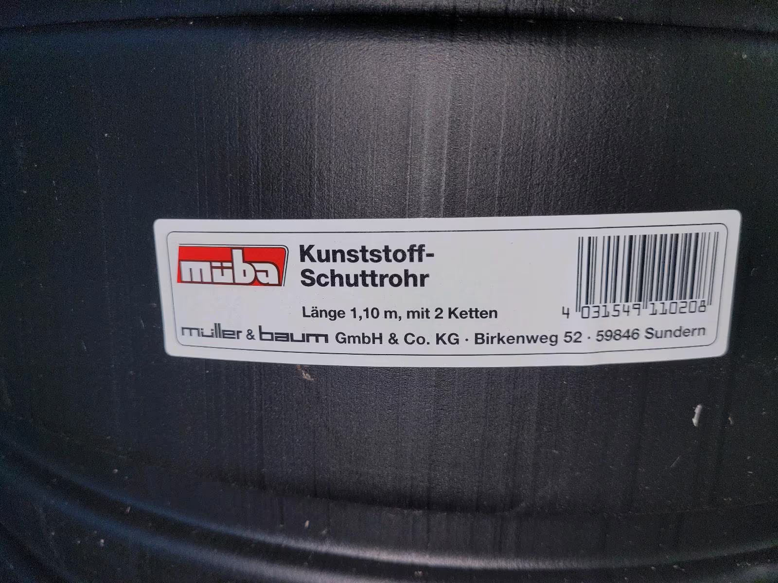 Das Label der schwarzen Profi-Schuttrutsche.