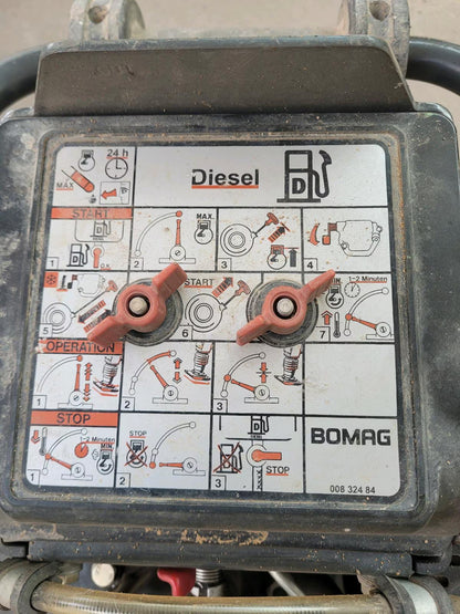 Die Anleitung zum Bedienen des Vibrationsstampfers.